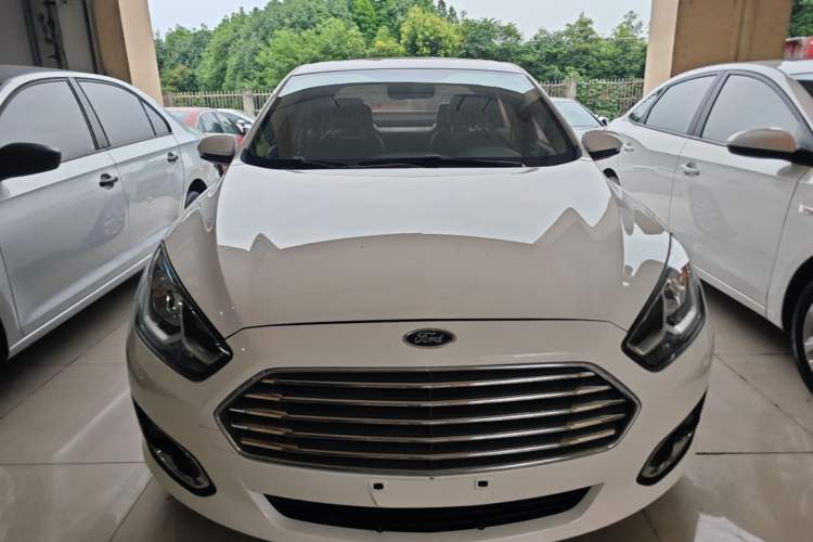 Used Ford Escort 2017 Happiness Edition 1.5L Automatic Fashion Version Front