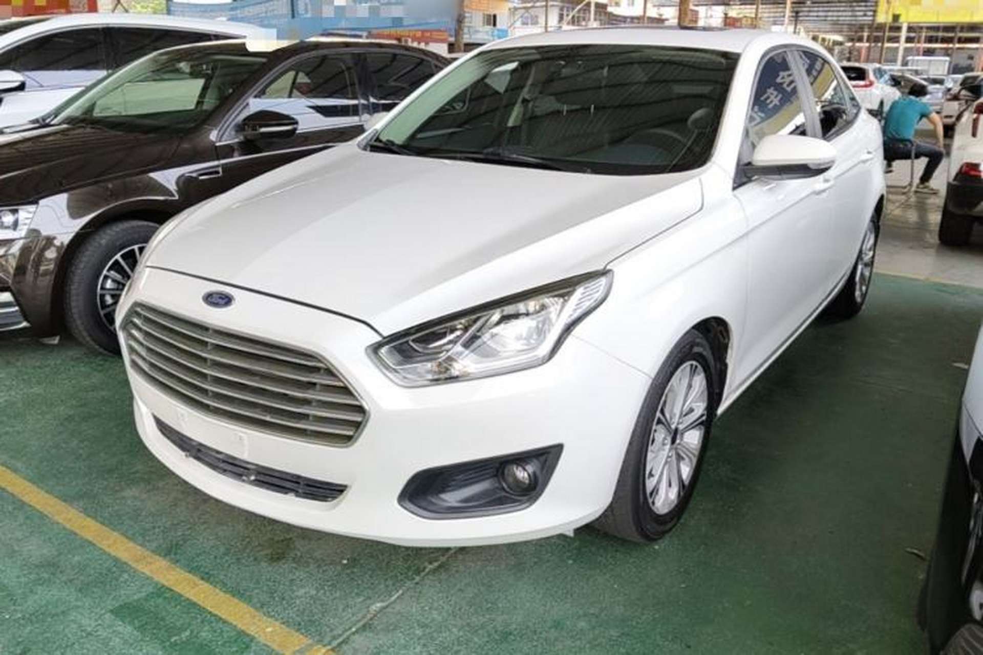 Used Ford Escort 2017 Happiness Edition 1.5L Automatic Fashion Version Front Left 45 Deg