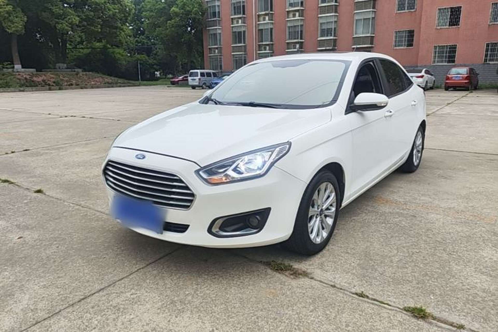 Used Ford Escort 2017 Happiness Edition 1.5L Automatic Fashion Version Front Left 45 Deg