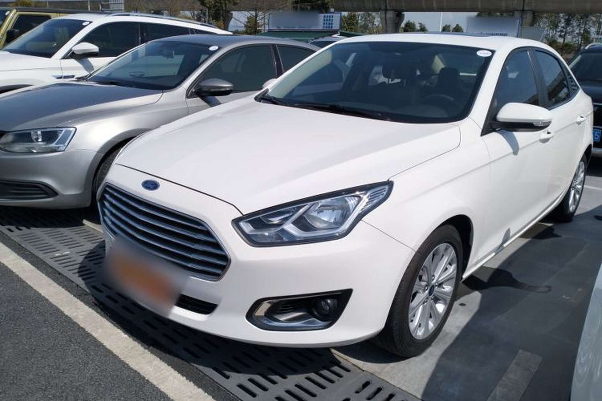 Used Ford Escort 2017 Happiness Edition 1.5L Automatic Fashion Version Front Left 45 Deg