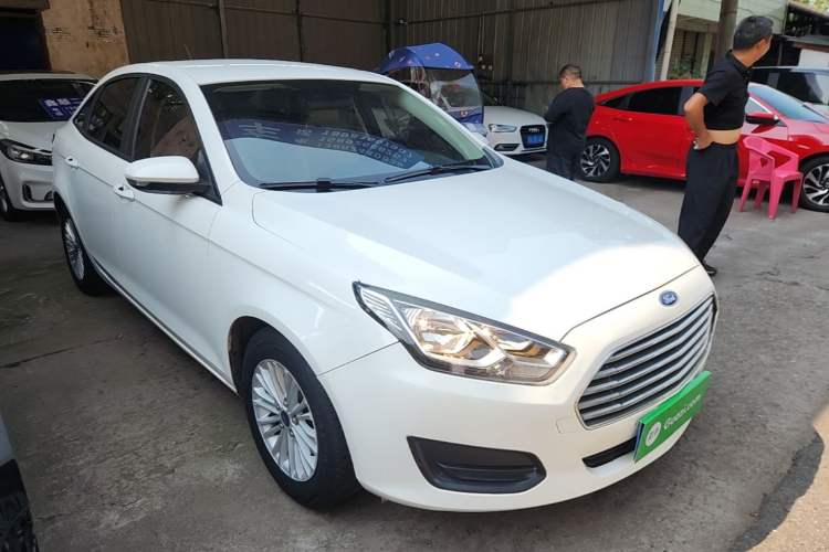 Used Ford Escort 2017 Revised Version 1.5L Manual Comfort Edition Front Right 45 Deg