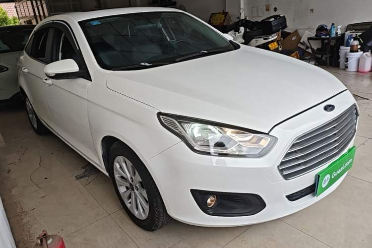Used Ford Escort 2017 Happiness Edition 1.5L Automatic Fashion Version Front Right 45 Deg