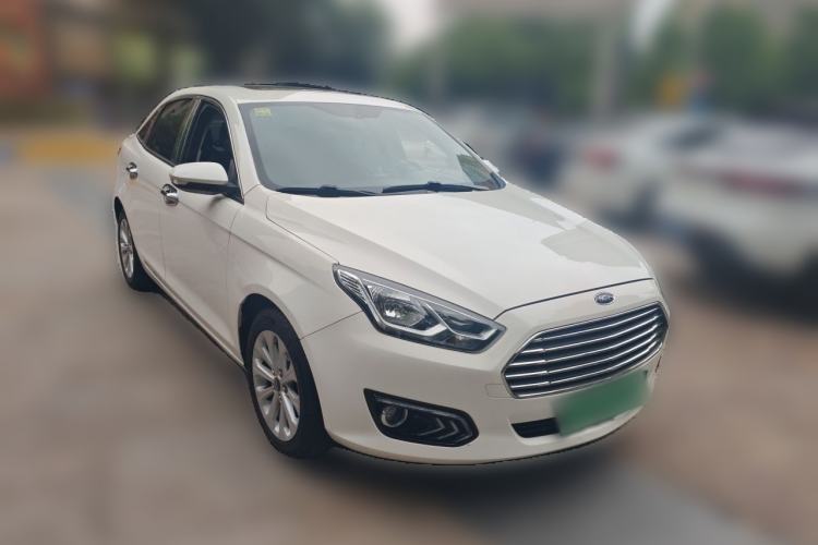 Used Ford Escort 2017 Happiness Edition 1.5L Automatic Fashion Version Front Right 45 Deg