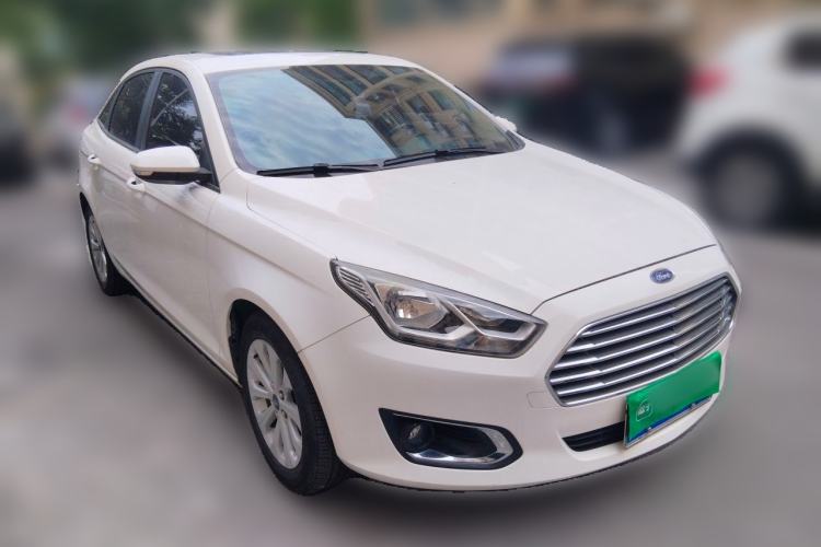 Used Ford Escort 2017 Happiness Edition 1.5L Automatic Fashion Version Front Right 45 Deg