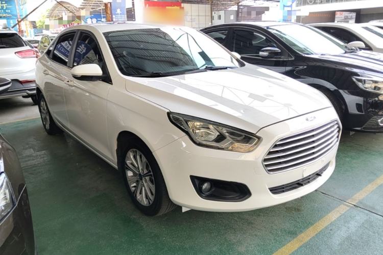 Used Ford Escort 2017 Happiness Edition 1.5L Automatic Fashion Version Front Right 45 Deg