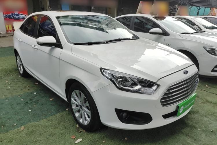 Used Ford Escort 2017 Happiness Edition 1.5L Automatic Fashion Version Front Right 45 Deg