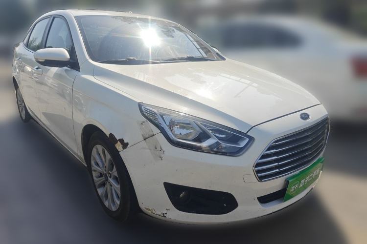 Used Ford Escort 2017 Happiness Edition 1.5L Automatic Fashion Version Front Right 45 Deg