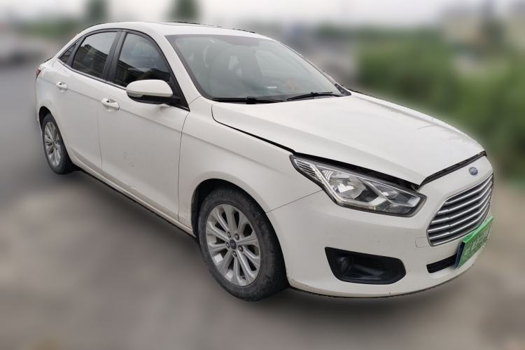 Used Ford Escort 2017 Happiness Edition 1.5L Automatic Fashion Version Front Right 45 Deg