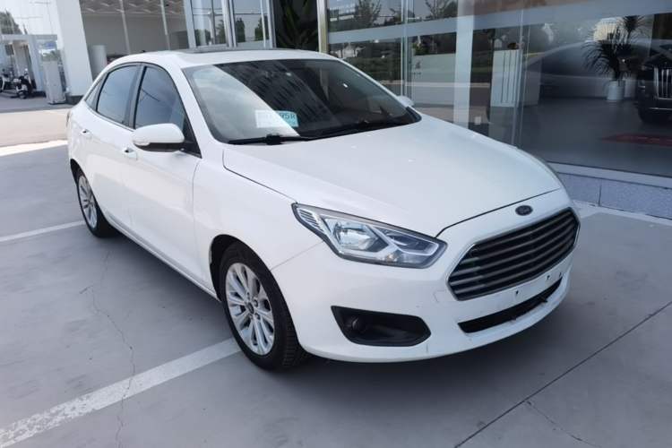 Used Ford Escort 2017 Happiness Edition 1.5L Automatic Fashion Version Front Right 45 Deg