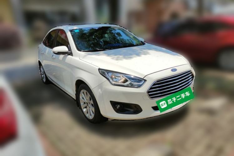 Used Ford Escort 2017 Happiness Edition 1.5L Automatic Fashion Version Front Right 45 Deg