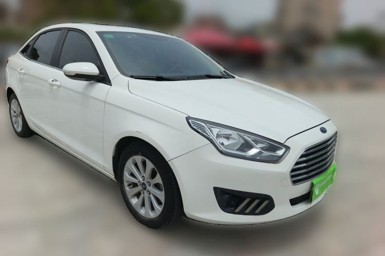 Used Ford Escort 2017 Happiness Edition 1.5L Automatic Fashion Version Front Right 45 Deg