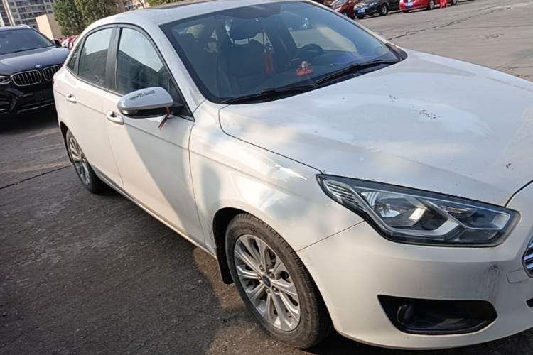 Used Ford Escort 2017 Happy Edition 1.5L Manual Fashion Model Front Right 45 Deg