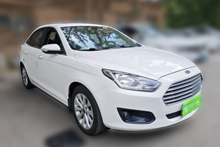 Used Ford Escort 2017 Happiness Edition 1.5L Automatic Fashion Version Front Right 45 Deg