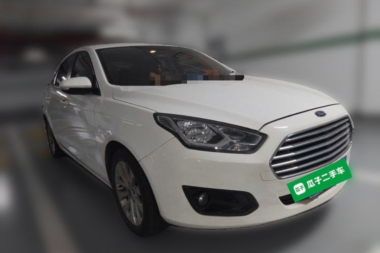 Used Ford Escort 2017 Happiness Edition 1.5L Automatic Fashion Version Front Right 45 Deg