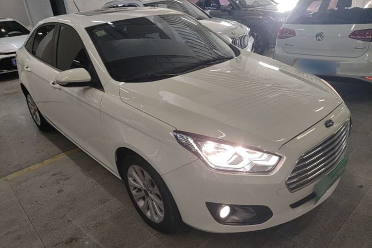 Used Ford Escort 2017 Happiness Edition 1.5L Automatic Fashion Version Front Right 45 Deg