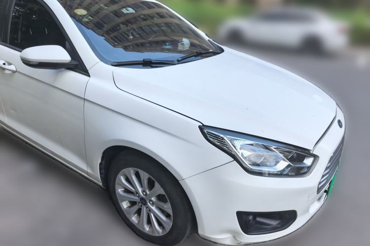 Used Ford Escort 2017 Happiness Edition 1.5L Automatic Fashion Version Front Right 45 Deg