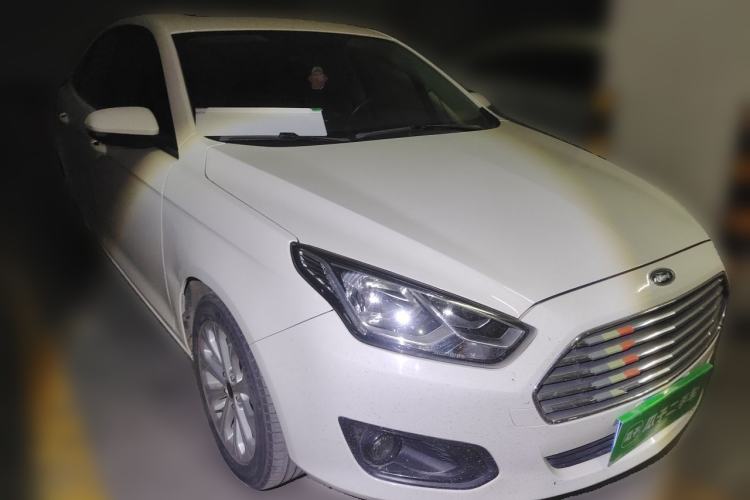 Used Ford Escort 2017 Happiness Edition 1.5L Automatic Fashion Version Front Right 45 Deg