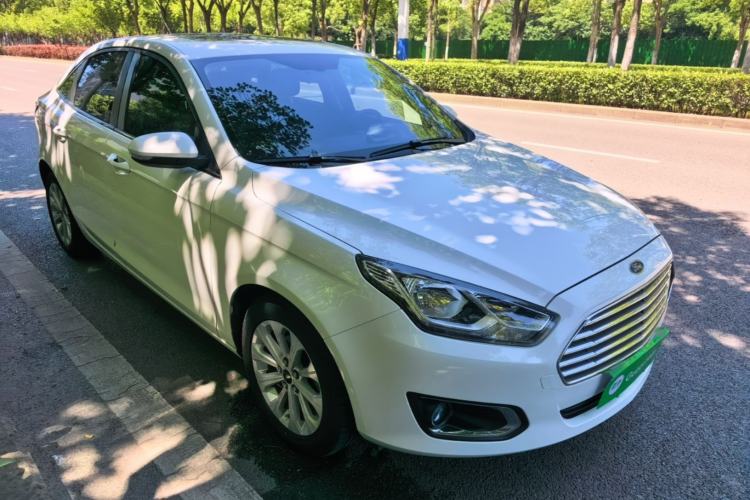 Used Ford Escort 2017 Happiness Edition 1.5L Automatic Fashion Version Front Right 45 Deg