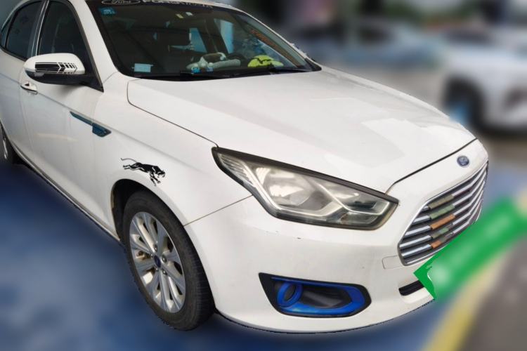 Used Ford Escort 2017 Happiness Edition 1.5L Automatic Fashion Version Front Right 45 Deg