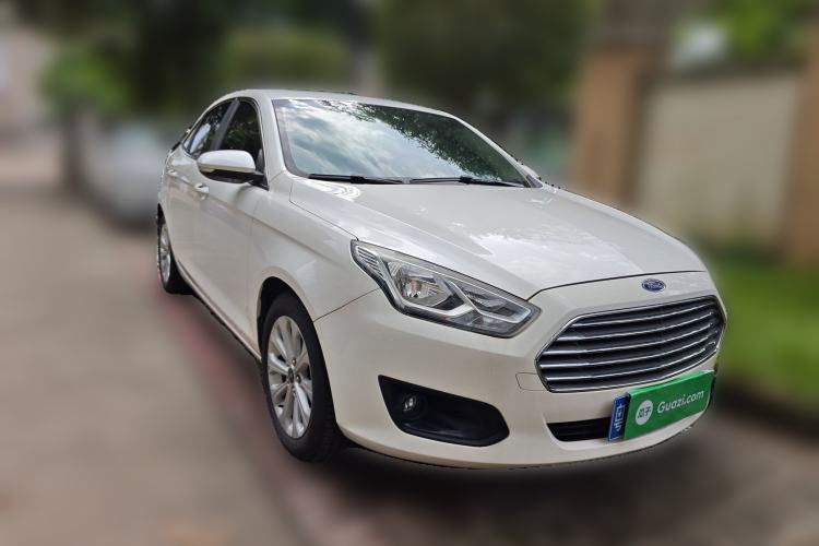 Used Ford Escort 2017 Happiness Edition 1.5L Automatic Fashion Version Front Right 45 Deg