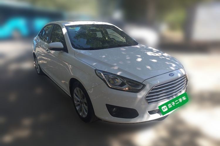 Used Ford Escort 2017 Happiness Edition 1.5L Automatic Fashion Version Front Right 45 Deg