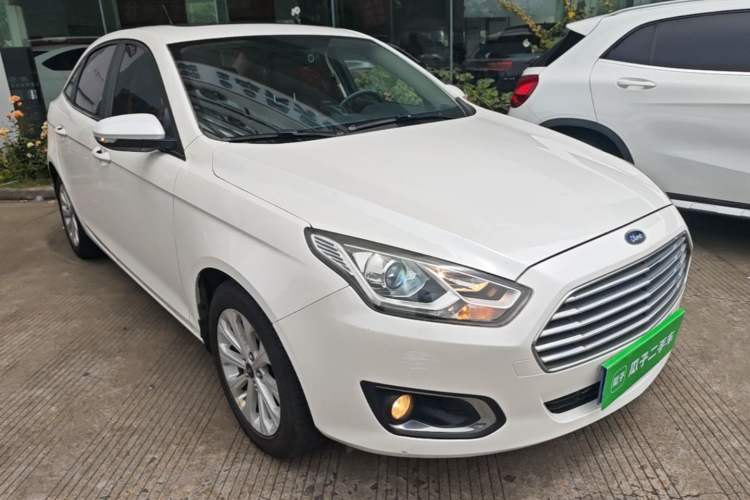 Used Ford Escort 2017 Happiness Edition 1.5L Automatic Fashion Version Front Right 45 Deg