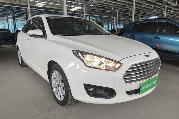 Used Ford Escort 2017 Happiness Edition 1.5L Automatic Fashion Version Front Right 45 Deg