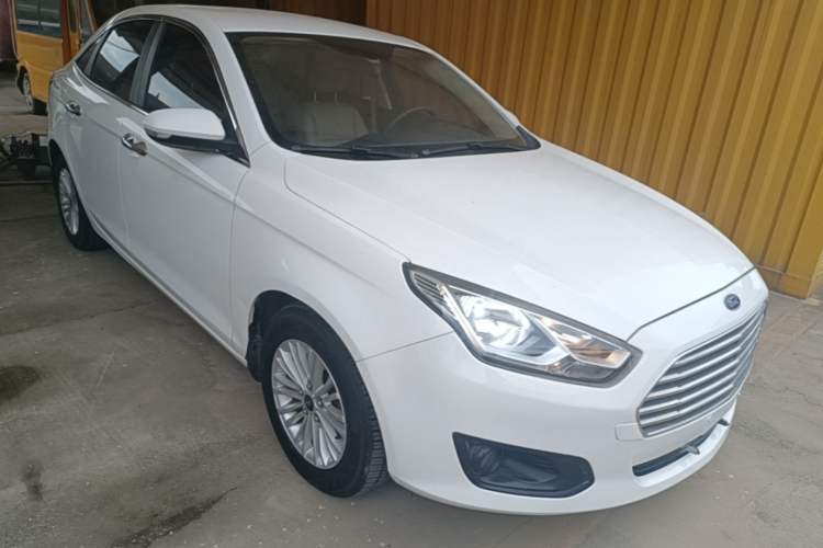 Used Ford Escort 2017 1.5L Automatic Comfort Model Front Right 45 Deg