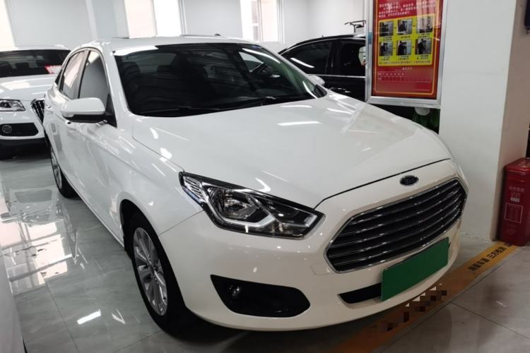 Used Ford Escort 2017 Happiness Edition 1.5L Automatic Fashion Version Front Right 45 Deg