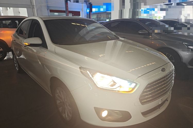 Used Ford Escort 2017 Happiness Edition 1.5L Automatic Fashion Version Front Right 45 Deg