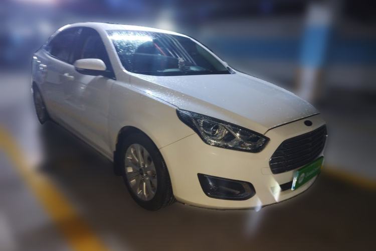 Used Ford Escort 2017 Happiness Edition 1.5L Automatic Fashion Version Front Right 45 Deg