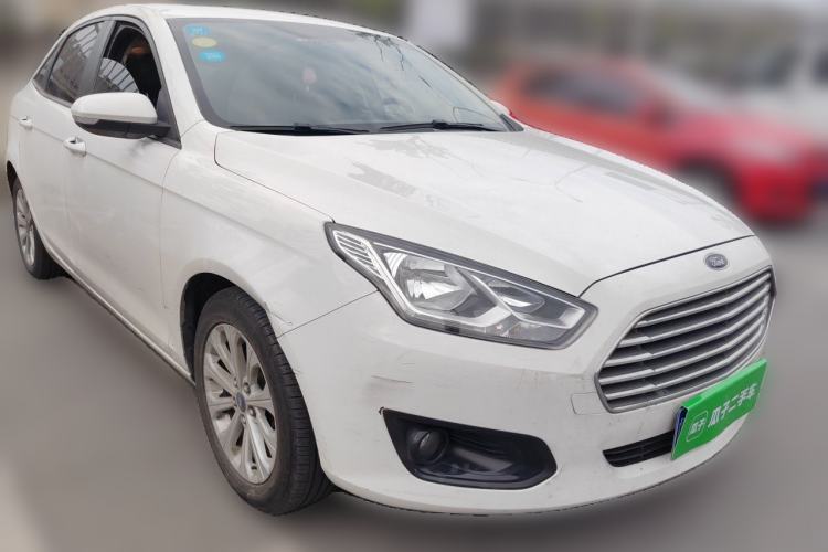 Used Ford Escort 2017 Happiness Edition 1.5L Automatic Fashion Version Front Right 45 Deg