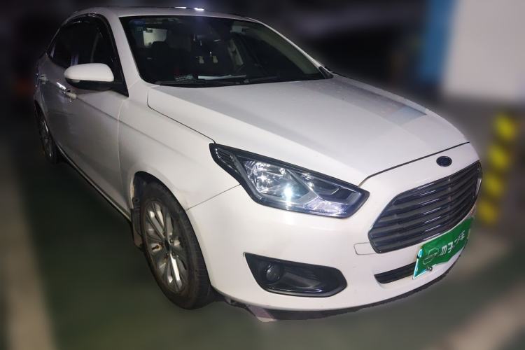 Used Ford Escort 2017 Happiness Edition 1.5L Automatic Fashion Version Front Right 45 Deg