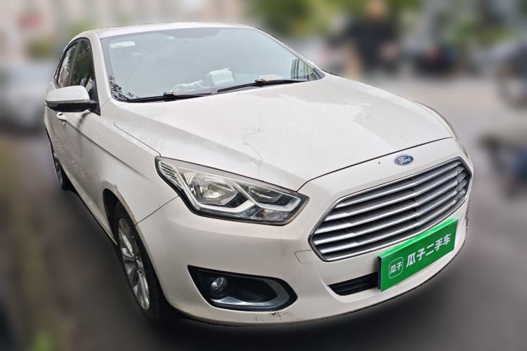 Used Ford Escort 2017 Happiness Edition 1.5L Automatic Fashion Version Front Right 45 Deg