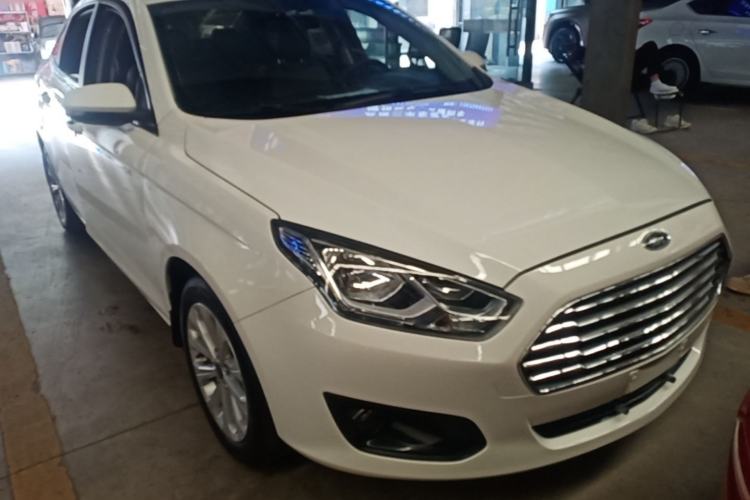 Used Ford Escort 2017 Happiness Edition 1.5L Automatic Fashion Version Front Right 45 Deg