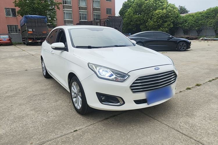 Used Ford Escort 2017 Happiness Edition 1.5L Automatic Fashion Version Front Right 45 Deg
