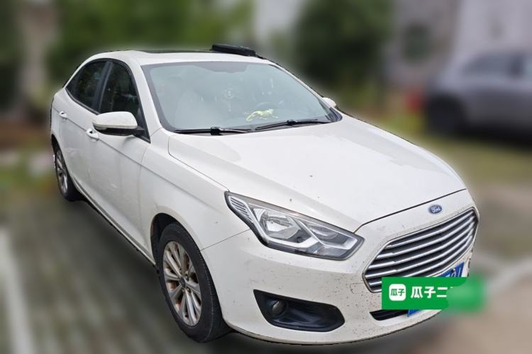 Used Ford Escort 2017 Happiness Edition 1.5L Automatic Fashion Version Front Right 45 Deg