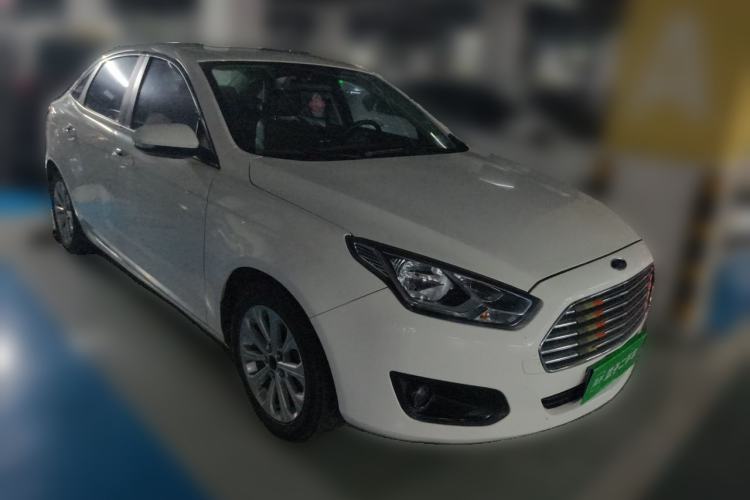 Used Ford Escort 2017 Happiness Edition 1.5L Automatic Fashion Version Front Right 45 Deg