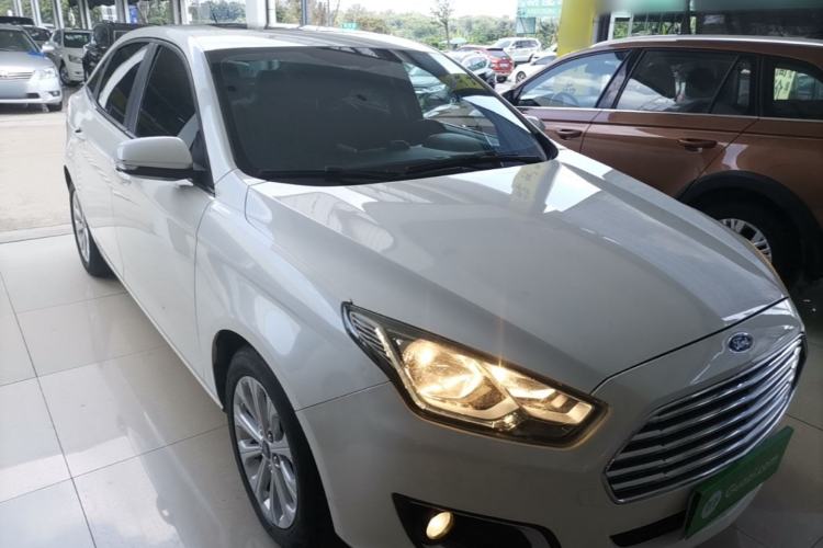 Used Ford Escort 2017 Happiness Edition 1.5L Automatic Fashion Version Front Right 45 Deg