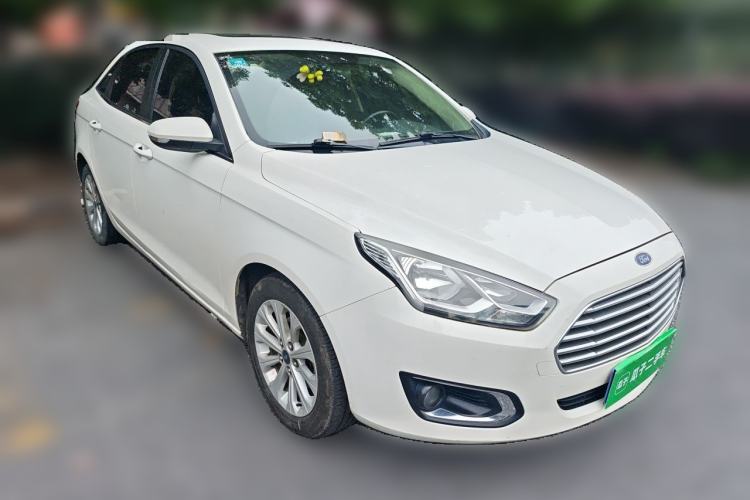 Used Ford Escort 2017 Happiness Edition 1.5L Automatic Fashion Version Front Right 45 Deg