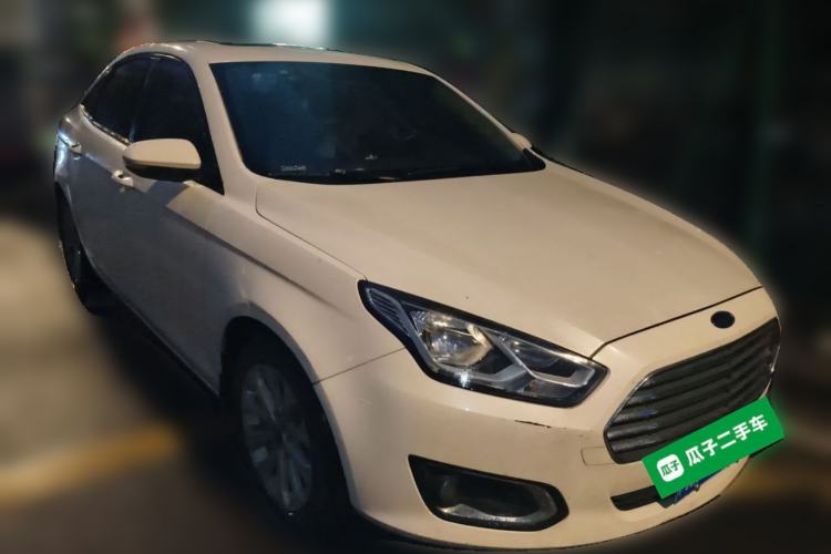 Used Ford Escort 2017 Happiness Edition 1.5L Automatic Fashion Version Front Right 45 Deg