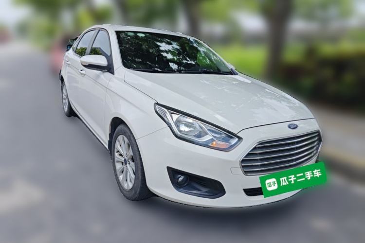 Used Ford Escort 2017 Happiness Edition 1.5L Automatic Fashion Version Front Right 45 Deg