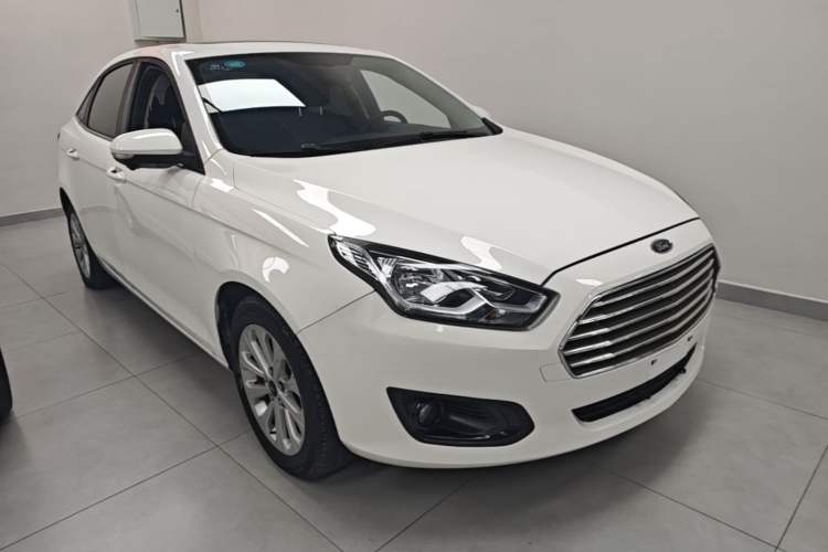 Used Ford Escort 2017 Happiness Edition 1.5L Automatic Fashion Version Front Right 45 Deg