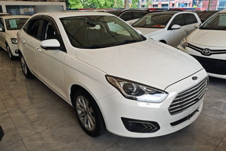Used Ford Escort 2017 Happiness Edition 1.5L Automatic Fashion Version Front Right 45 Deg