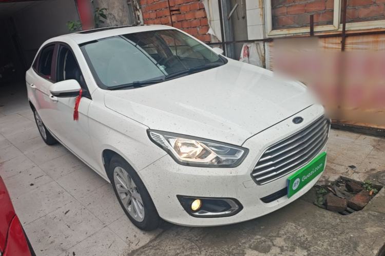 Used Ford Escort 2017 Happiness Edition 1.5L Automatic Fashion Version Front Right 45 Deg