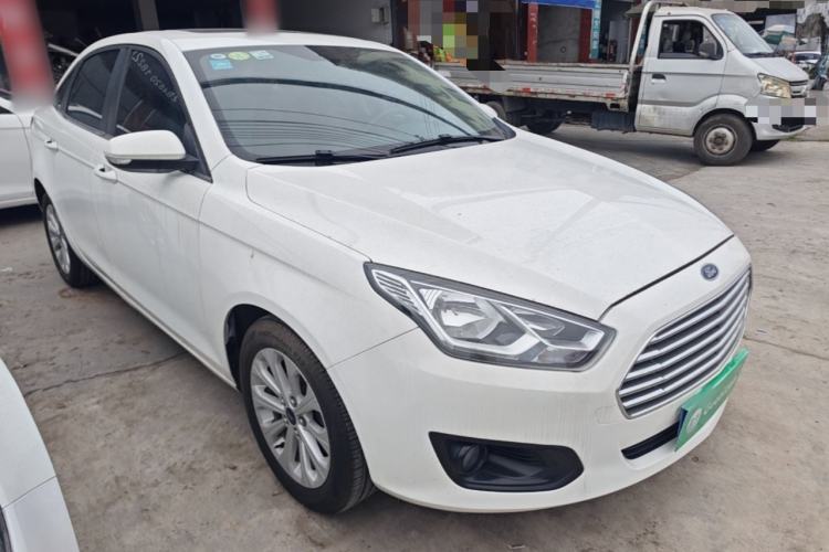 Used Ford Escort 2017 Happiness Edition 1.5L Automatic Fashion Version Front Right 45 Deg