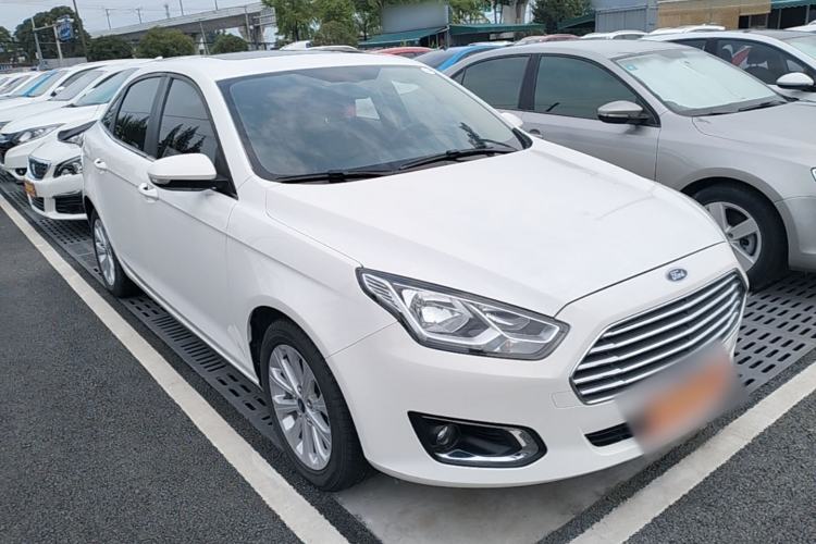 Used Ford Escort 2017 Happiness Edition 1.5L Automatic Fashion Version Front Right 45 Deg