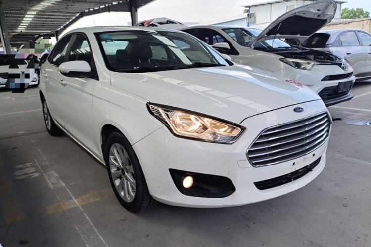Used Ford Escort 2017 Happiness Edition 1.5L Automatic Fashion Version Front Right 45 Deg