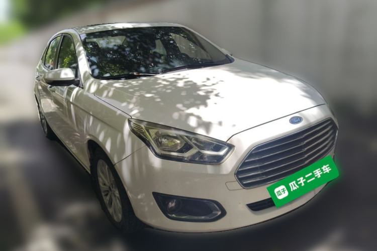 Used Ford Escort 2017 Happiness Edition 1.5L Automatic Fashion Version Front Right 45 Deg