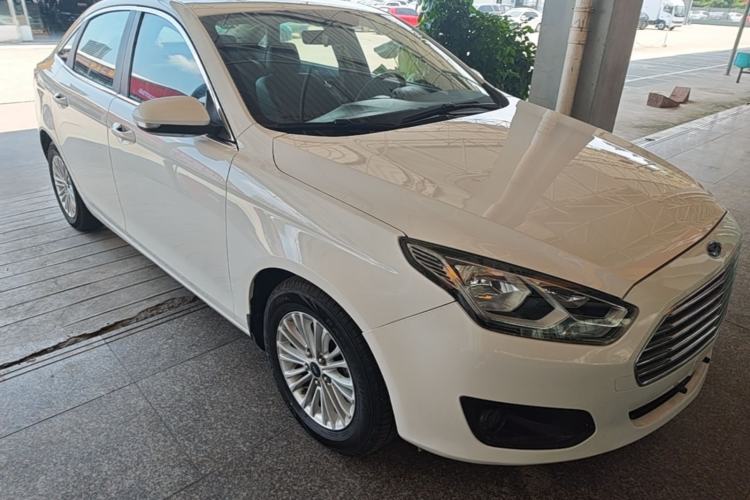 Used Ford Escort 2017 1.5L Automatic Comfort Model Front Right 45 Deg